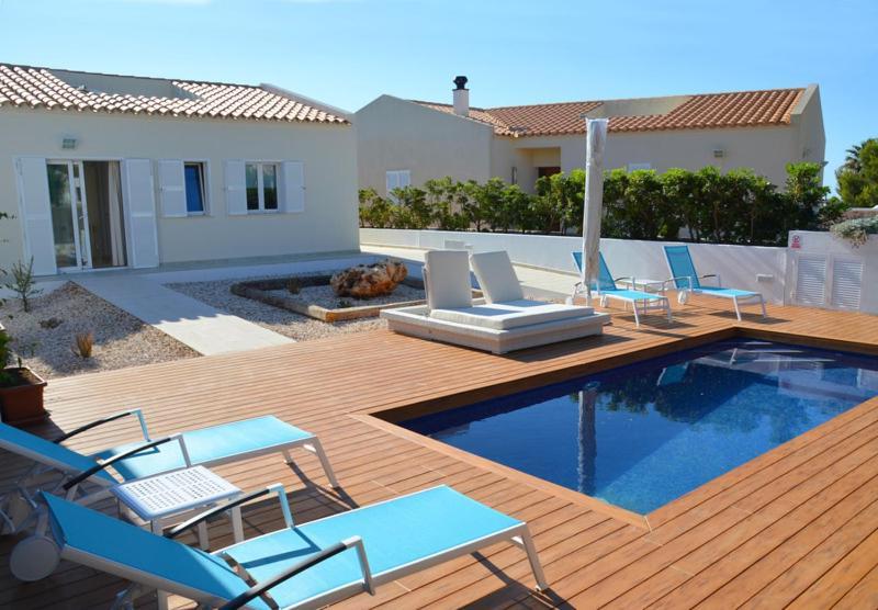 Lago Resort Menorca - Villas & Bungalows Del Lago Cala'N Bosch  Zimmer foto